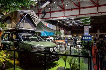 Suzuki memamerkan tiga mobil modifikasi di IIMS 2022
