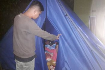 Korban gempa di Kajai  Pasaman Barat masih tidur di tenda darurat