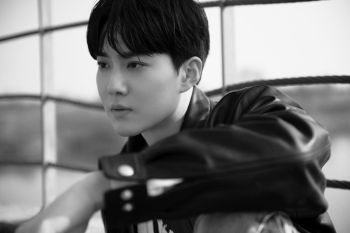 "Grey Suit" Suho EXO berjaya di tangga iTunes