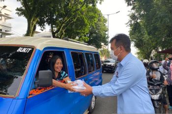 Lapas Perempuan Palembang bagi-bagi takjil