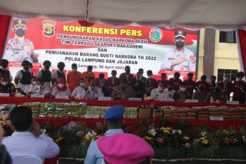 Polda Lampung tangkap 10 tersangka dan puluhan kilogram narkotika selama tiga bulan