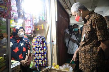 Ganjar temukan minyak goreng curah di Magelang lebih murah dari Semarang