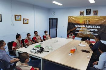 Perusahaan Jateng diganjar membangun PLTS Atap