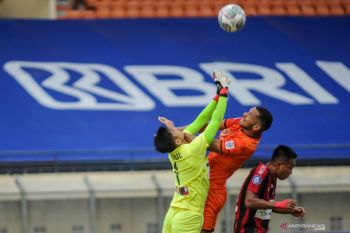 Persebaya resmi mendapatkan bek Leo Lelis dan Zaenuri