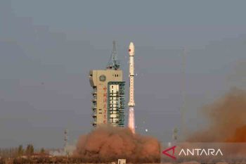 China luncurkan roket Long March-2D membawa delapan satelit