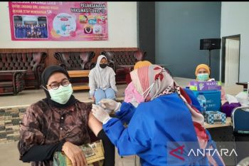 30,3 juta warga sudah dapat vaksin COVID-19 dosis ketiga