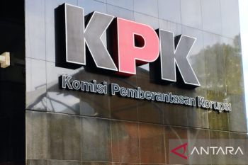 KPK menelaah informasi dugaan korupsi disampaikan kuasa hukum Adam Deni