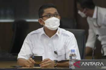 Pemberian BLT untuk bantu warga kurang mampu beli minyak goreng