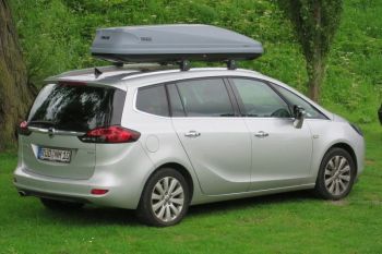 Tips pasang "roof box" di atap mobil untuk menempatkan barang bawaan mudik Lebaran