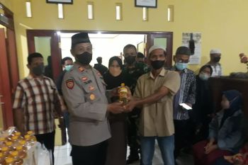 Polsek Padamara Purbalingga gencarkan vaksinasi COVID-19 malam hari