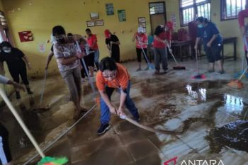 Pemkab Minahasa Tenggara kerahkan ASN untuk bantu bersihkan sisa banjir