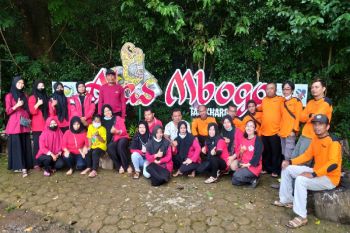 Pokdarwis Alas Mbogo binaan Bank Jateng bagikan 300 takjil
