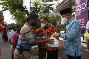 Kemenkumham Jateng bagikan seratusan takjil