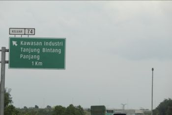 Dishub Lampung sebut pemasangan rambu lalulintas dilakukan bertahap