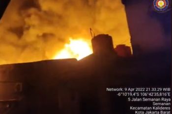 Kebakaran  gudang kimia di Cengkareng Jakarta Barat