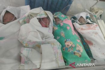 Bayi kembar empat lahir di RS Cantia Tompasobaru
