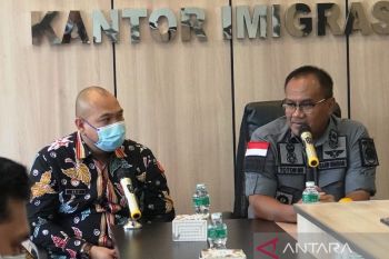 Apilkasi M-Paspor gangguan, Kantor Imigrasi Agam tetap layani warga secara luring