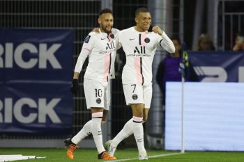 PSG bantai Clermont 6-1, Mbappe dan Neymar cetak hattrick
