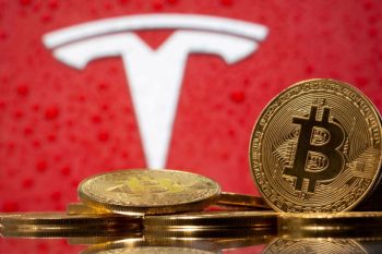 Tesla Inc akan tambang bitcoin pakai tenaga surya di Texas