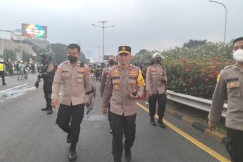 Wakapolda perintahkan personel buka jalur tol di depan gedung DPR RI