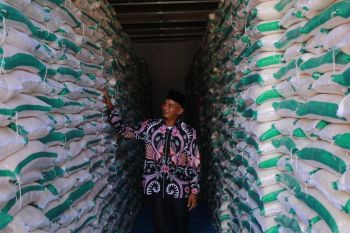 Yayasan Arisal Aziz salurkan zakat 100 ton beras untuk mustahik di Padang Pariaman