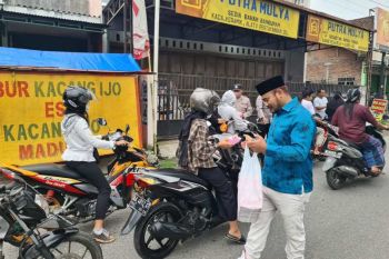 Pemuda Milenial Kabupaten Magelang bagi 1.000 takjil