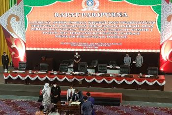 DPRD dan Pemprov Kepri sahkan Perda Retribusi Daerah