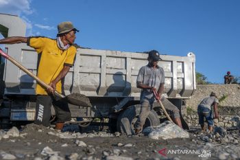 Pemkot Palu  ajak perusahaan bayar THR karyawan tepat waktu