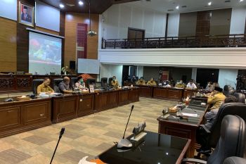 DPRD Sumbar minta perusahaan tambah alokasi minyak goreng curah di Sumbar