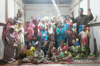 Anggota Polda Sulawesi Tenggara sisihkan gaji bangun lembaga pengajian anak