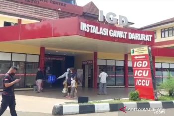 RS Polri lakukan identifikasi jenazah keluarga korban kebakaran di Warakas