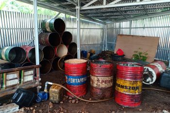 Polda Babel berhasil ungkap penyalahgunaan BBM bersubsidi di Sungailiat, ratusan liter solar diamankan