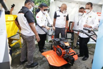 Mentan mendorong kemajuan industri alsintan dalam negeri