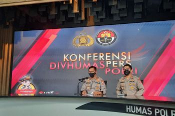 Penyidik Bareskrim memeriksa penyanyi Ello terkait DNA Pro