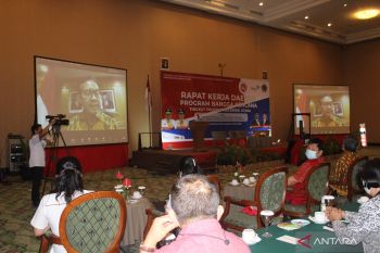 Mau dapat bonus demografi, Hasto: Perhatikan generasi muda