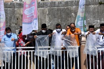 19 ribu benih ikan ditebar di Danau Lut Tawar