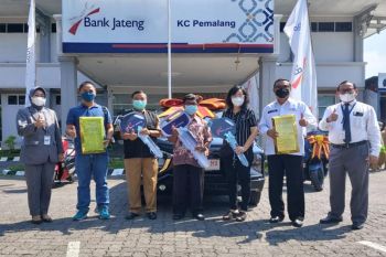 Bank Jateng Cabang Pemalang serahkan hadiah Tabungan Bima II/2021