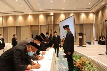 Kakanwil lantik Anggota Majelis Pegawas Daerah Notaris Manado