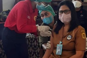 Puskesmas di Kota Kupang tetap layani vaksinasi COVID-19
