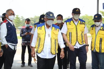 Menteri PUPR Basuki Hadimuljono tinjau Jalan Tol Trans Sumatera (JTTS)