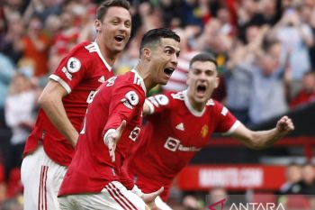 Hattrick Ronaldo bawa MU menang atas Norwich