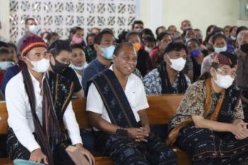 Gubernur Laiskodat ajak warga cintai produk lokal