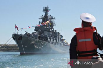 Kapal perang Moskva tenggelam, warga Rusia berduka
