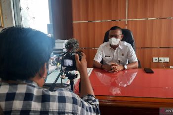 KKP tanam vegetasi pantai di Pariaman usai lebaran