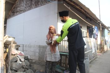 Dompet Dhuafa mulai distribusikan zakat fitrah kepada masyarakat Kronjo