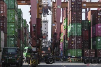 BPS catat neraca perdagangan RI surplus 4,53 miliar dolar pada Maret 2022