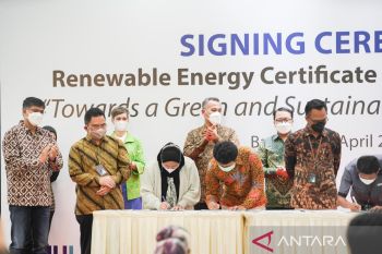 Dukung Energi Bersih, 10 Mitra Pabrik H&amp;M Group Teken Kontrak Pembelian Layanan REC PLN