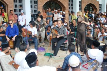 Kisah perjalanan bermusik dari grup Debu