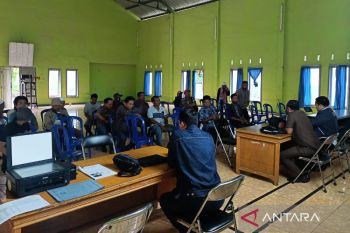 Belasan petani penerima alsintan di Lombok Timur diperiksa tim auditor