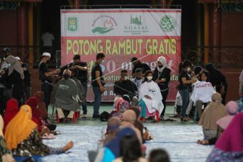 Potong Rambut Massal Gratis